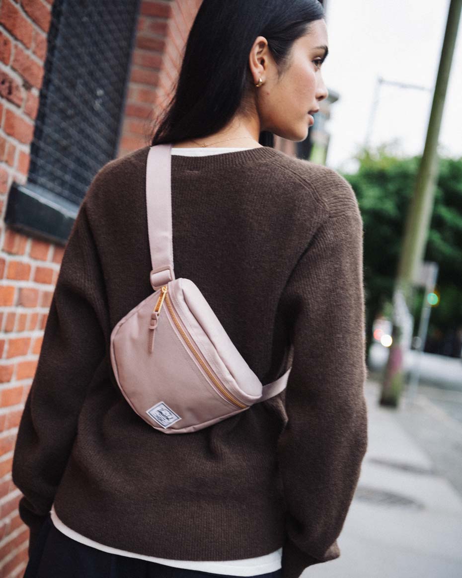 Settlement Hip Pack