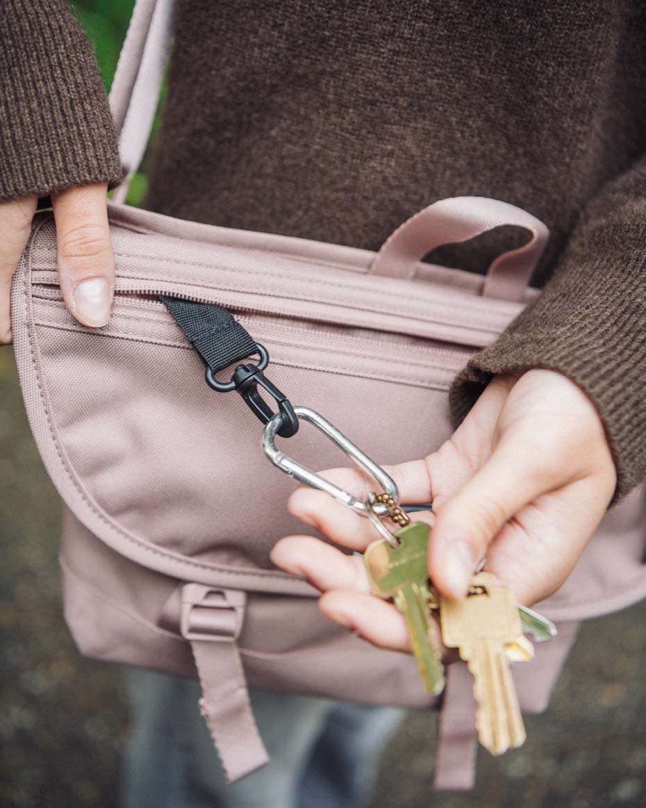 Cove Messenger Small