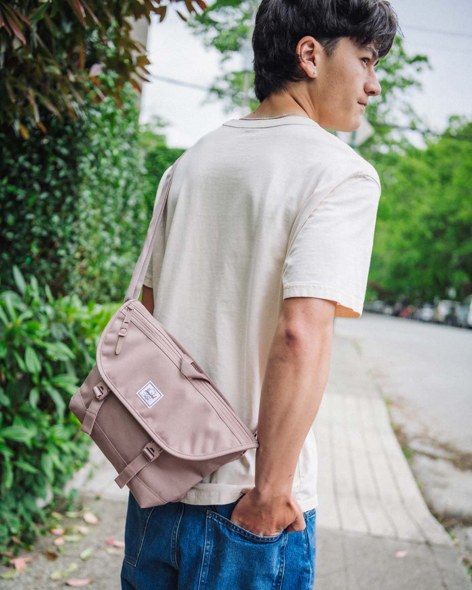 Cove Messenger Small