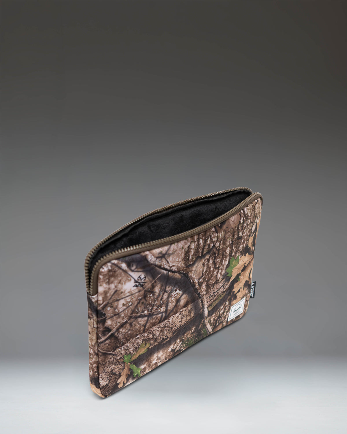Realtree® Anchor 14 Inch Sleeve