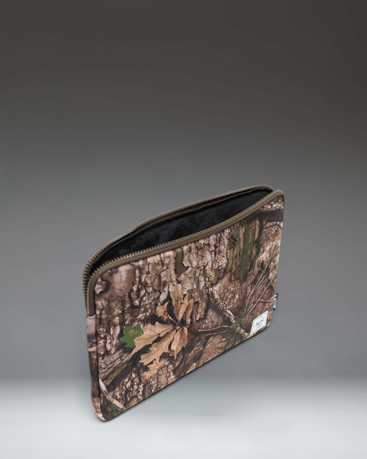 Realtree® Anchor 15-16 Inch Sleeve